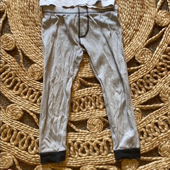 sold on Ⓜ️: Glow In The Dark Dino Pajamas 3T - Picture 3 of 6